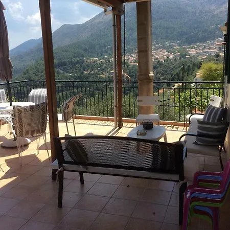 Christos House Case de vacanță Kariá