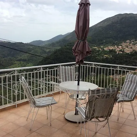 Christos House * Καρυά